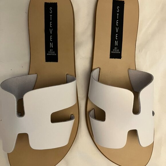 NWT White Grecian Madden Sandals - Picture 7 of 9